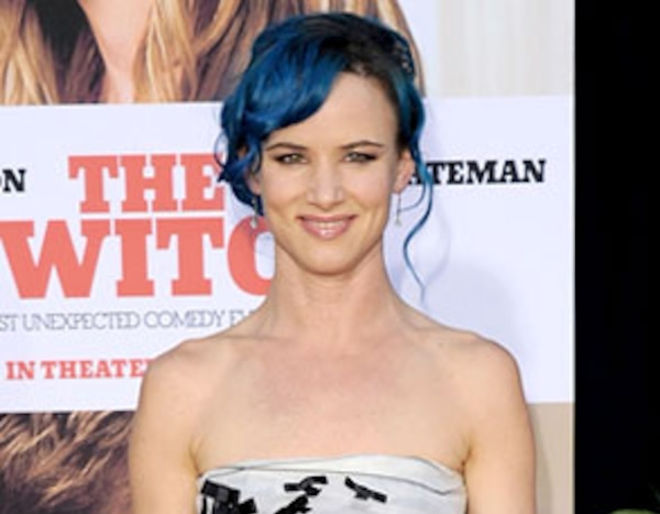 Juliette Lewis Debuts Blue Hair at the 2019 Golden Globes - wide 3